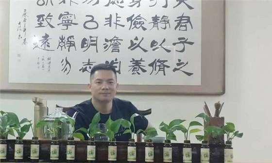 雅大蒸酒設(shè)備學(xué)員段國華 雅大蒸酒設(shè)備學(xué)員段國華