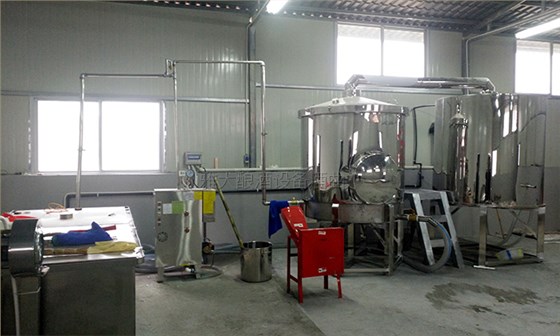 800斤電加熱釀酒設(shè)備 800斤電加熱釀酒設(shè)備