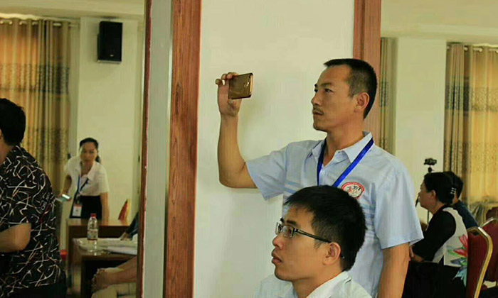 李軍借助雅大釀酒設(shè)備 1年內(nèi)就供不應(yīng)求 并成功拿到酒類(lèi)生產(chǎn)許可證-01 李軍借助雅大釀酒設(shè)備 1年內(nèi)就供不應(yīng)求 并成功拿到酒類(lèi)生產(chǎn)許可證-01