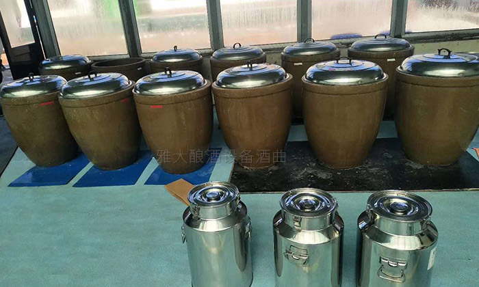 李軍借助雅大釀酒設(shè)備 1年內(nèi)就供不應(yīng)求 并成功拿到酒類(lèi)生產(chǎn)許可證-08 李軍借助雅大釀酒設(shè)備 1年內(nèi)就供不應(yīng)求 并成功拿到酒類(lèi)生產(chǎn)許可證-08