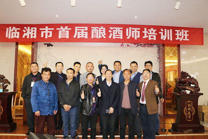 胡總與學員合影 胡總與學員合影