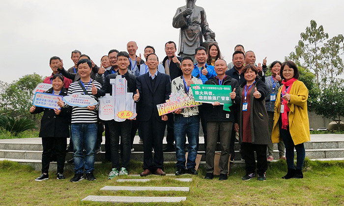 越來(lái)越多人選擇釀酒創(chuàng)業(yè) 越來(lái)越多人選擇釀酒創(chuàng)業(yè)