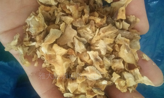 用糧食釀酒設(shè)備釀菊芋酒 用糧食釀酒設(shè)備釀菊芋酒
