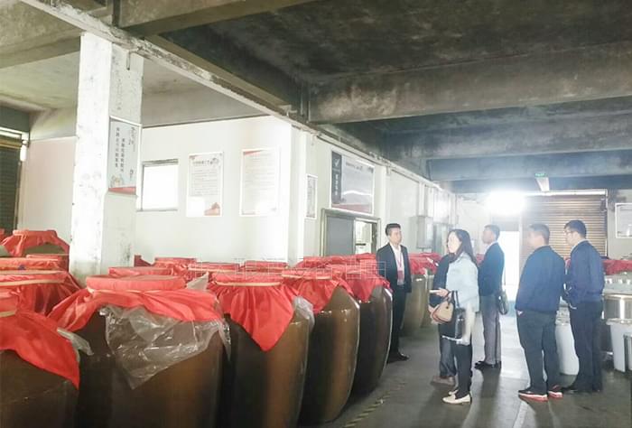 來(lái)雅大釀酒設(shè)備廠實(shí)地考察1 來(lái)雅大釀酒設(shè)備廠實(shí)地考察1
