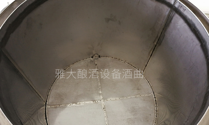 釀酒白酒設(shè)備內(nèi)部清洗 釀酒白酒設(shè)備內(nèi)部清洗