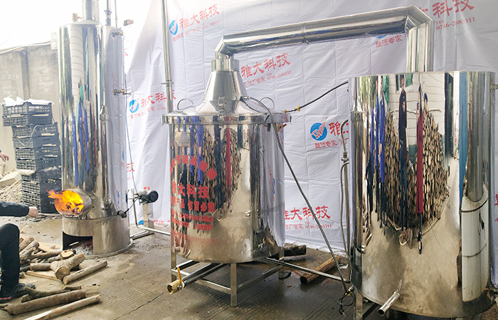 雅大304不銹鋼小型傳統(tǒng)釀酒設(shè)備 雅大304不銹鋼小型傳統(tǒng)釀酒設(shè)備