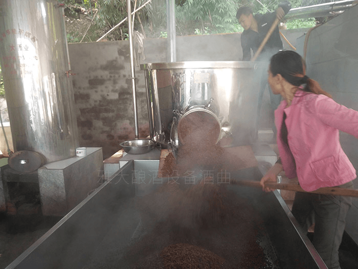 雅大側(cè)開口糧食釀酒設(shè)備 雅大側(cè)開口糧食釀酒設(shè)備